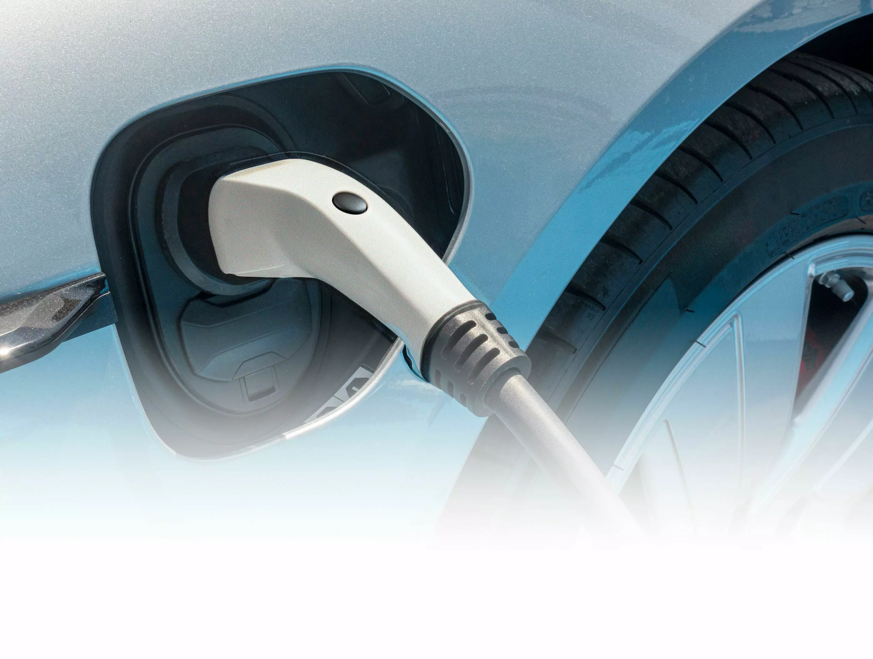 The EVC32 and 40 are powerful, Level 2 electric vehicle chargers designed for plug-and-play use. No complicated set up, no unexpected costs, no commissioning, no software. Simply plug it in and start your high-speed charging!